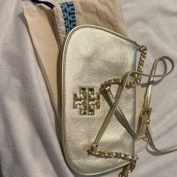 Gold Chain Shoulder Bag - Picture 4 of 8